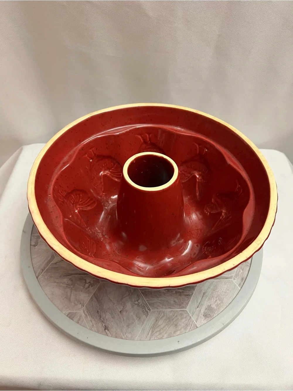 Vintage Red Speckled Ceramic Chicken Bundt Cake Pan Mold Bakeware 10.5 Inch